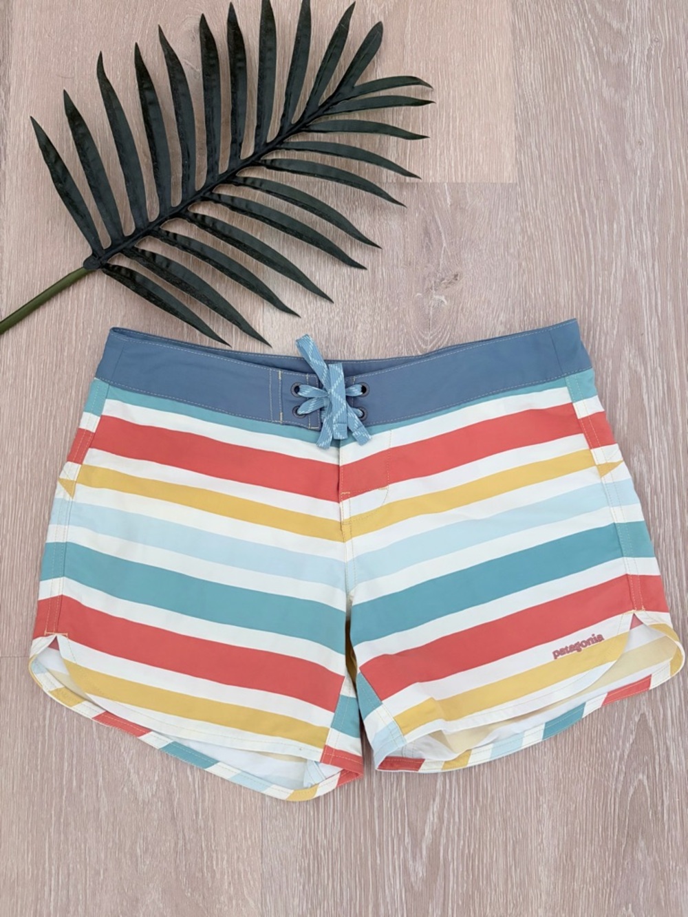 Patagonia Womens Wavefarer Retro Multi Color Striped Beach Board Shorts- Size 4